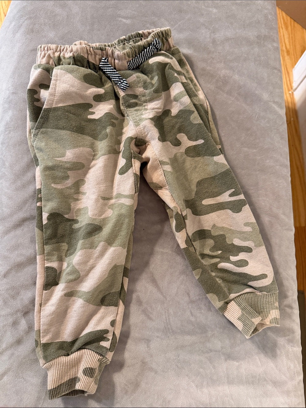 Toddler Kids volcom sweatpants size 2T